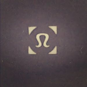 Lululemon men’s black 9” short